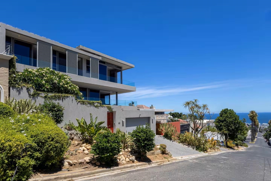 5 Bedroom Property for Sale in Fresnaye Western Cape
